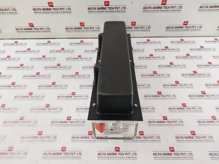 Edwards D02603000 Apg100-xlc Tandem W/Detector Lid Assy