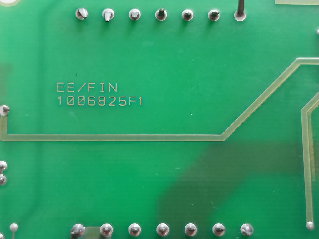 Ee/Fin 1006825F1 Pcb