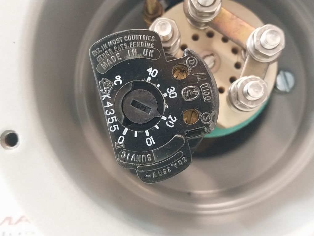 Electric Water Heating 58G635 240/415V 0-40 °C