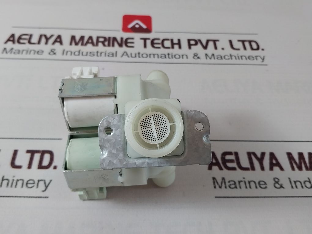 Electrolux 471823676 Valve Inlet 3Way Wascomat 220-240V