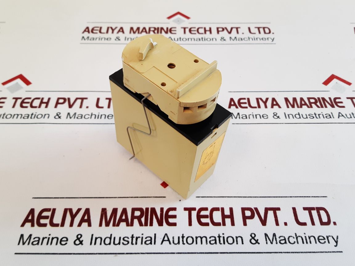 Electromatic Sa205 724 Time Delay Relay With Base 30-600 Sec