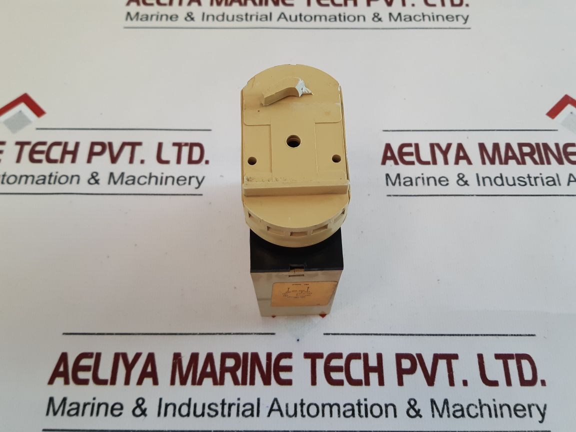 Electromatic Sa205 724 Time Delay Relay With Base 30-600 Sec