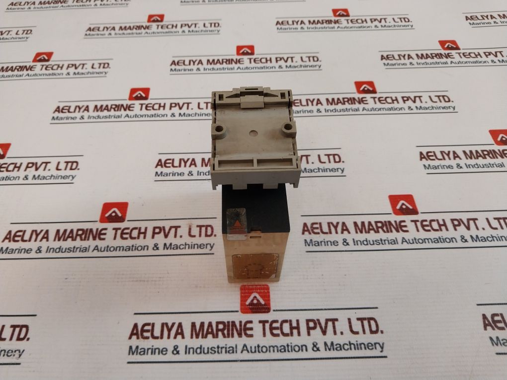 Electromatic Sa 105 724 Delay On Operate With Base 10A 300V