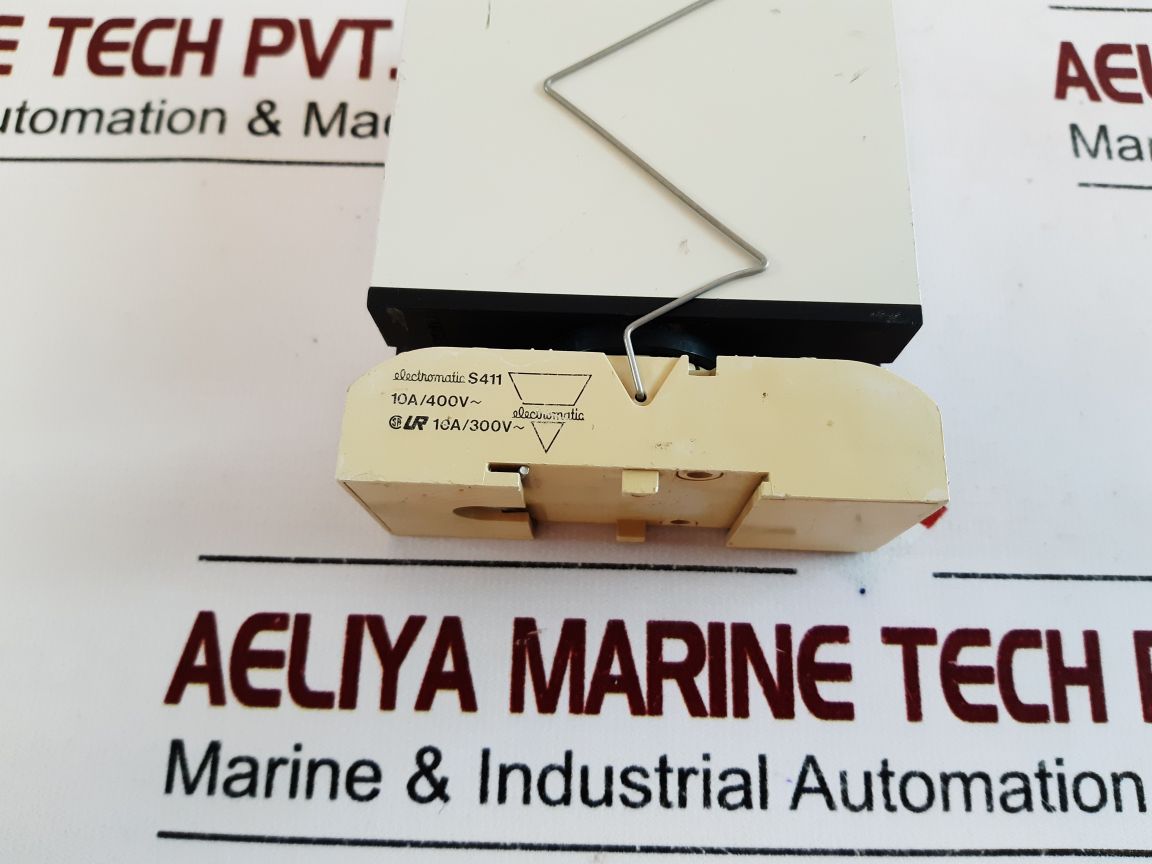 Electromatic Sa 205 220 Delay On Operate With Base 0,8-18 Sec