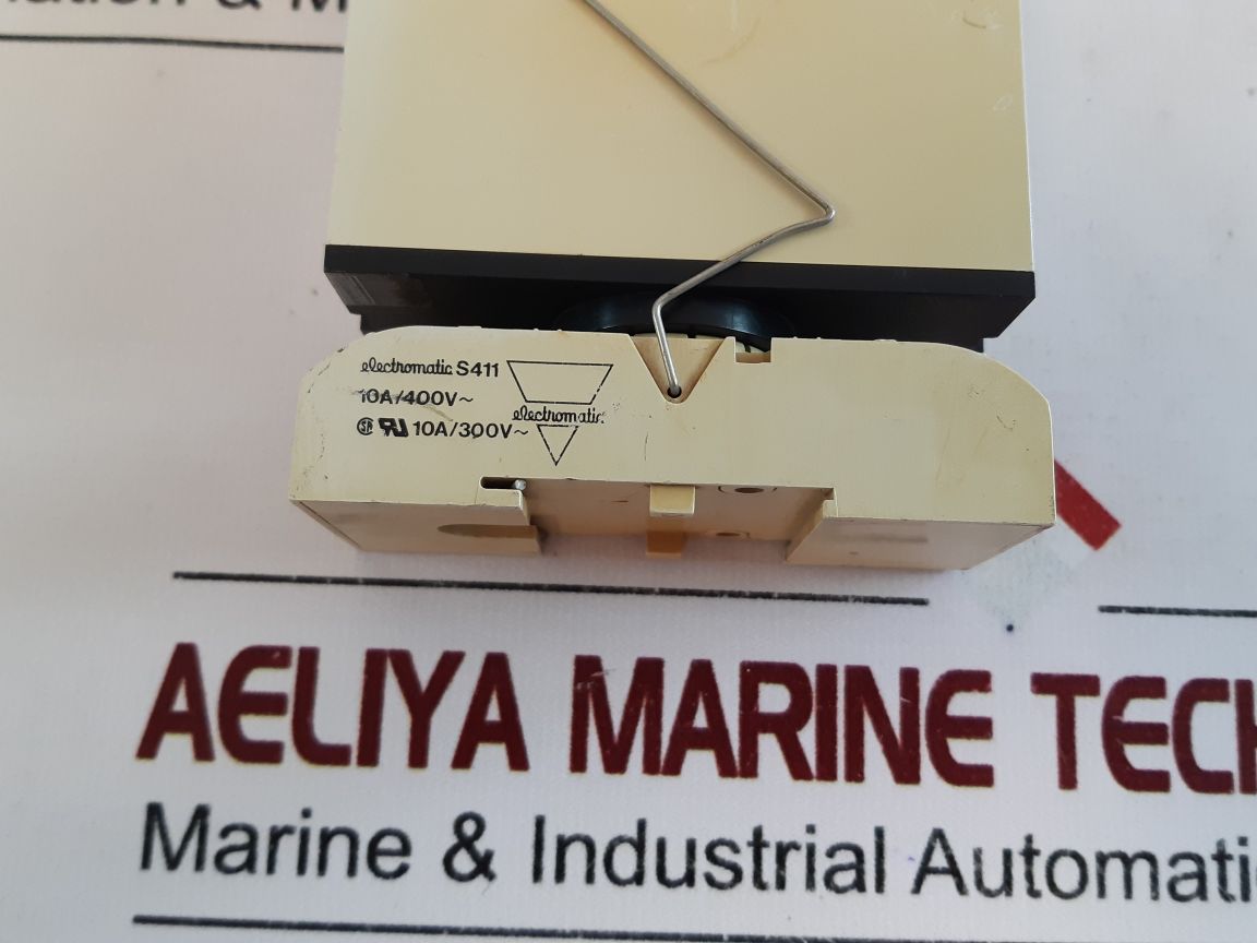 Electromatic Sam205 220 Timer With Base