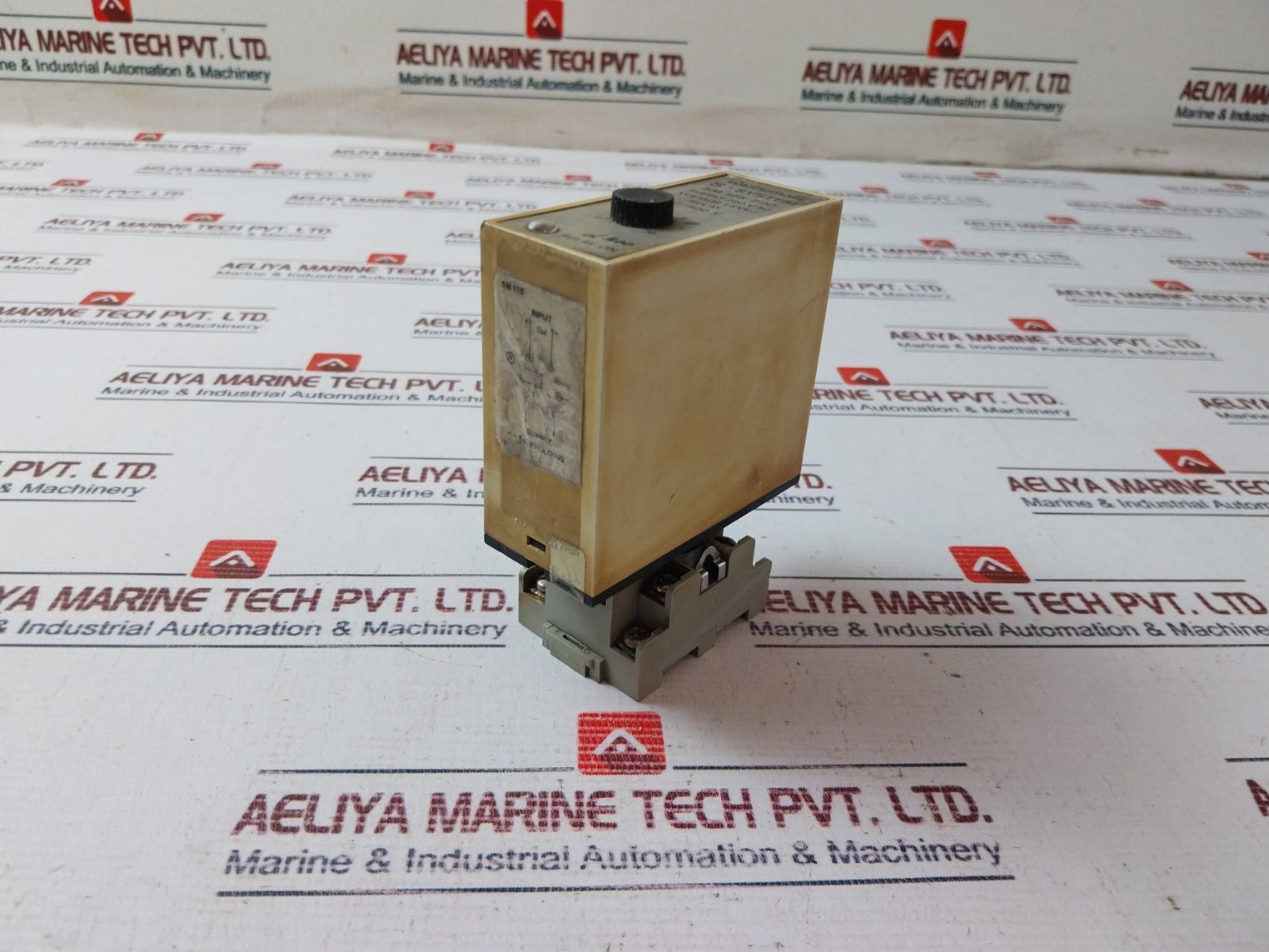Electromatic Sm 125 220 Voltage Level Relay With Base 10A 300V