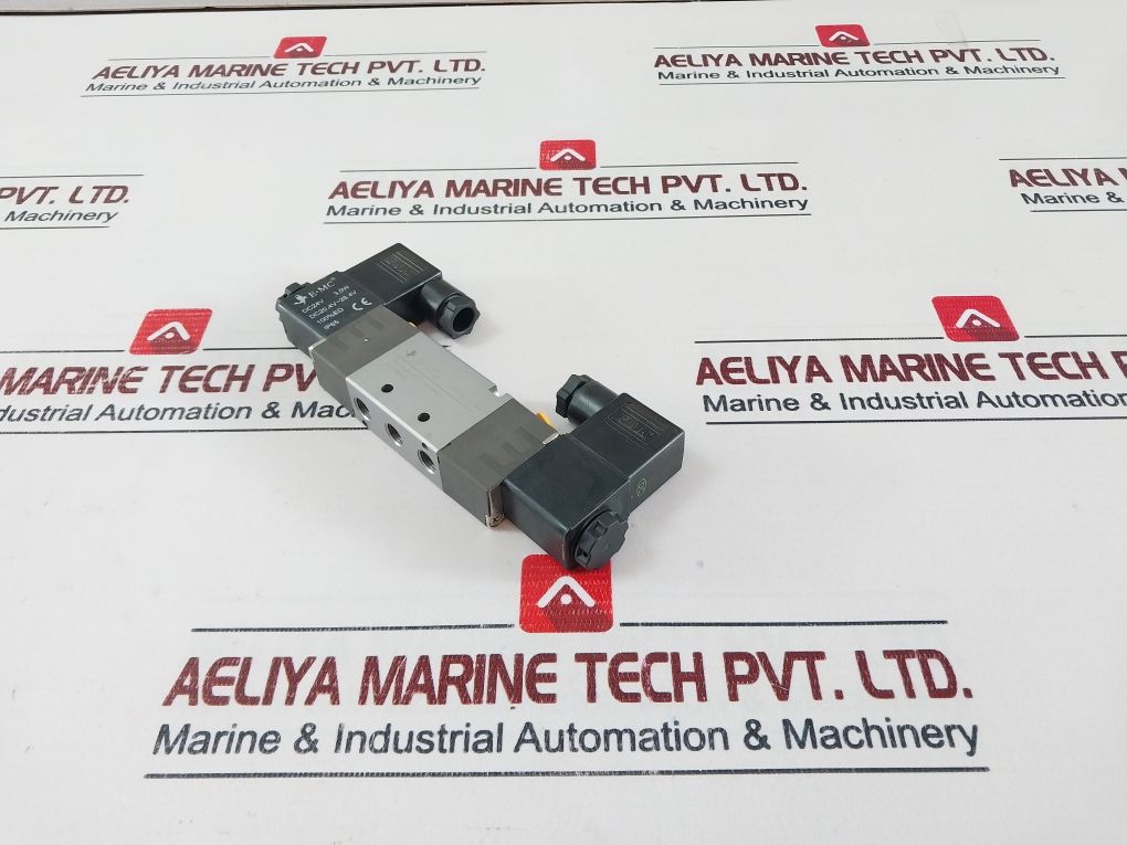 Emc Rv5222-06E4 Pneumatic Solenoid Valve