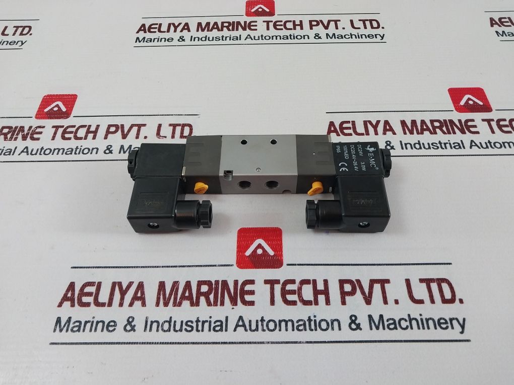 Emc Rv5222-06E4 Pneumatic Solenoid Valve