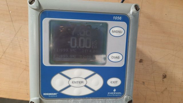 Rosemount emerson 1056-01-20-30-an liquid analyzer