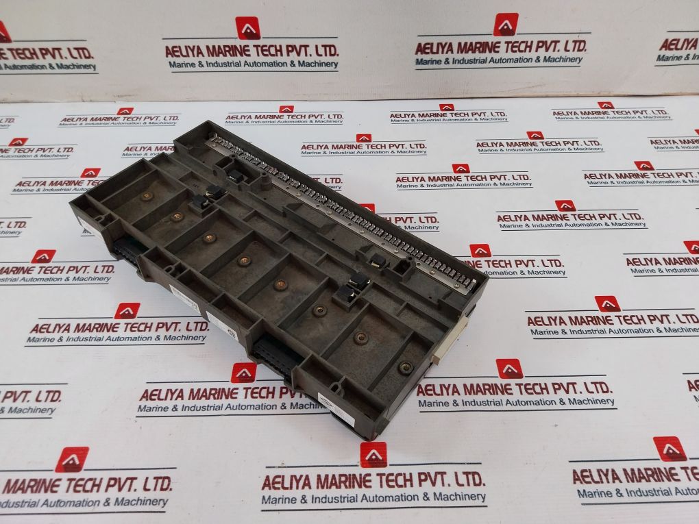 Emerson Kj4001X1-be1 8-wide Car W/Shield Field Circuit Power 8A 250V