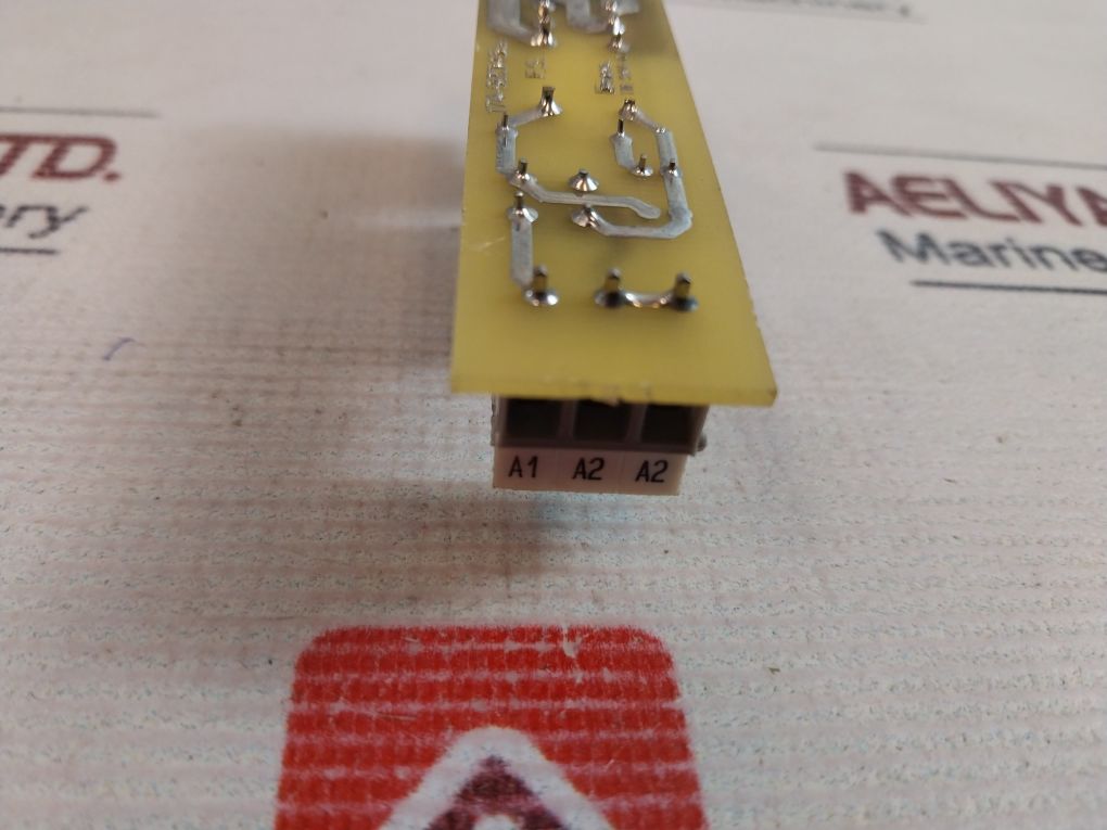 Entrelec 40.52 Relay Module