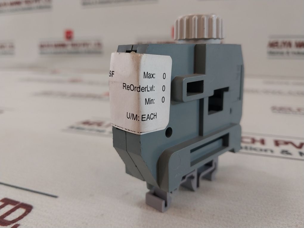 Lot Of 19X Entrelec Mb10/24.Sf Terminal Block With Screw Plug