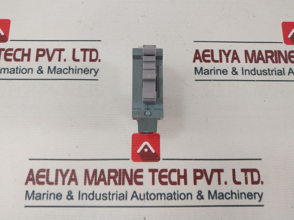 Lot Of 19X Entrelec Mb10/24.Sf Terminal Block With Screw Plug