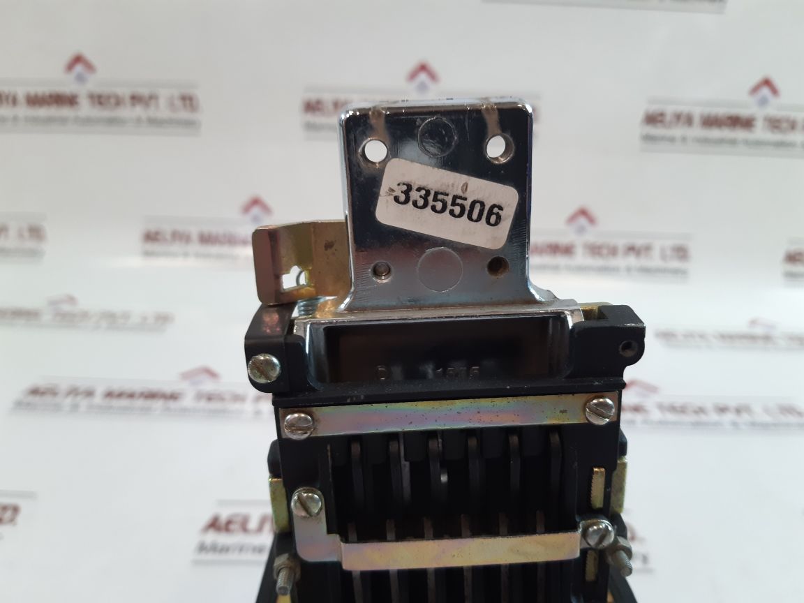 Essex straight six coin mechanism