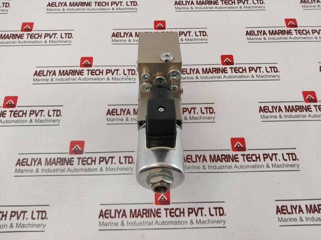 Eugen Seitz 118.156.110N Solenoid Valve 110V Dc