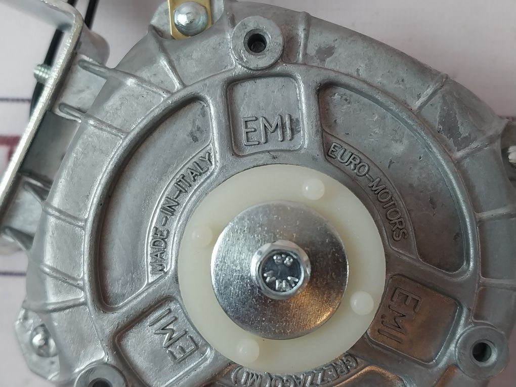 Euro-motors 82Ce-1305 Fan Motor 230V 50/60Hz 5/30W 0.20A