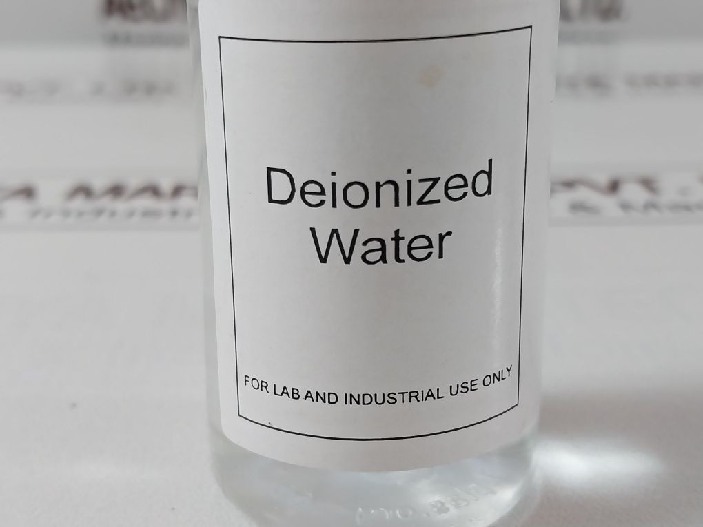 Eutech Cond 610 Waterproof Handheld Conductivity Meter Set