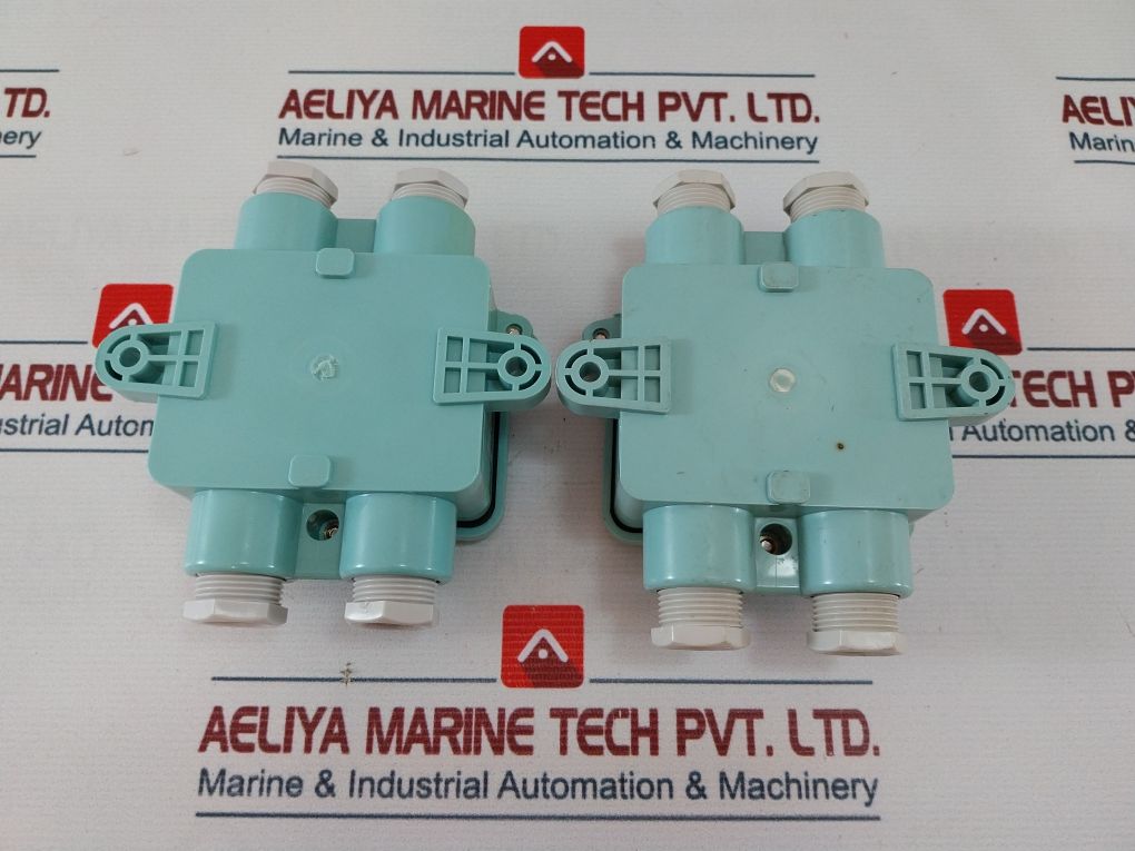 F8821 250V 20A Watertight Junction Box