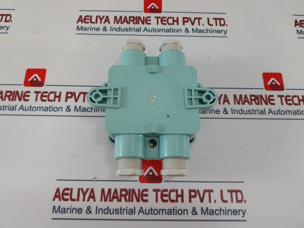 F8821 250V 20A Watertight Junction Box