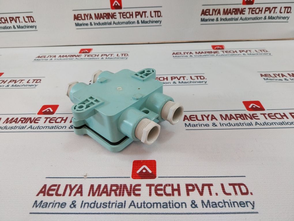 F8821 250V 20A Watertight Junction Box