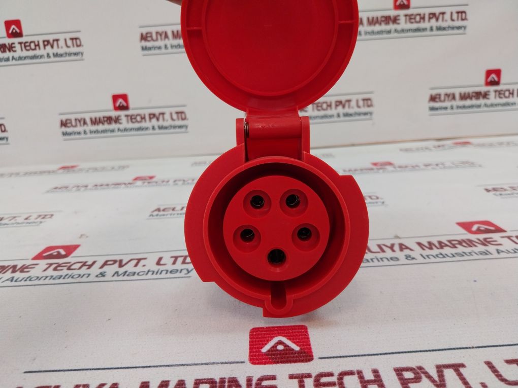 Famatel 23303 Connector 32A 3P+N+ 6H