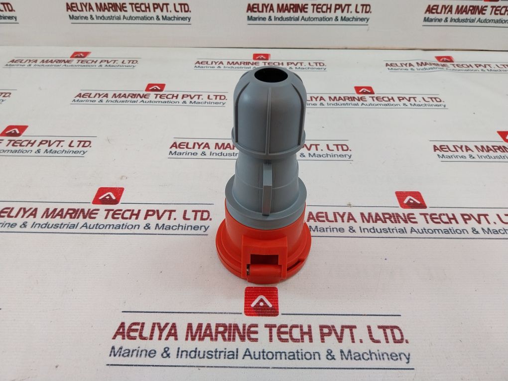 Famatel 23303 Connector 32A 3P+N+ 6H