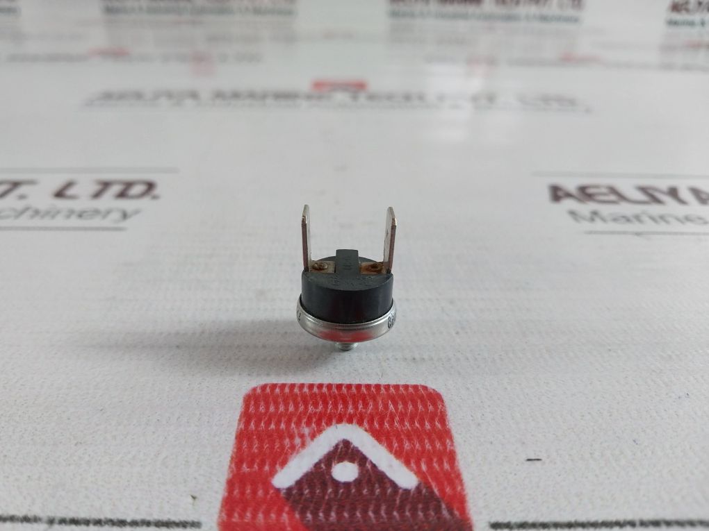 Fenwal 08-029000-088 Limit Switch L212F