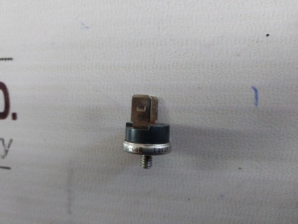 Fenwal 08-029000-088 Limit Switch L212F