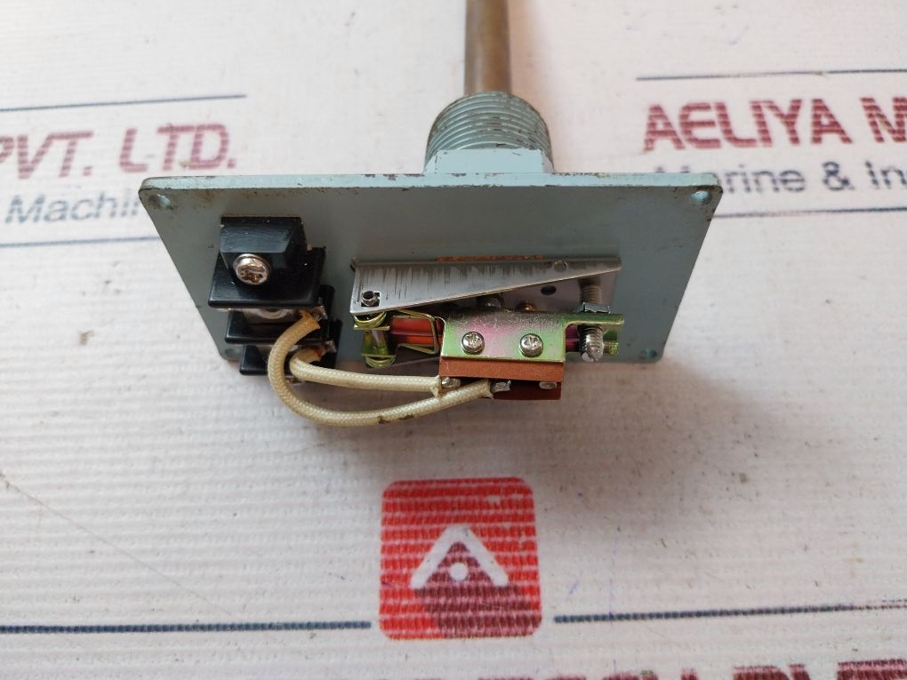 Fenwal 23110 Temperature Controller 5A