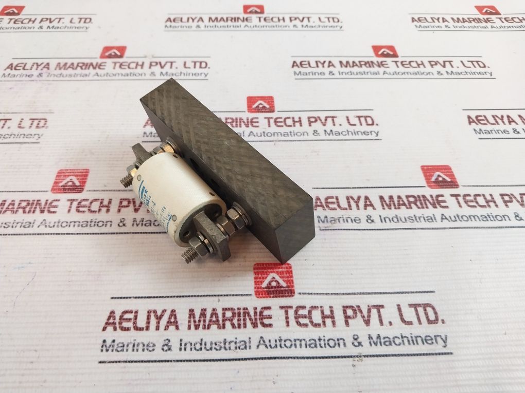 Ferraz Shawmut A30Qs100-4 Amptrap Fuse 100A 300Vac 300Vdc