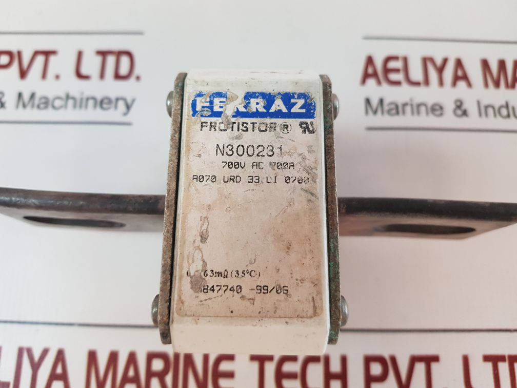 Ferraz Shawmut Protistor N300231 Fuse A070Urd33Li0700
