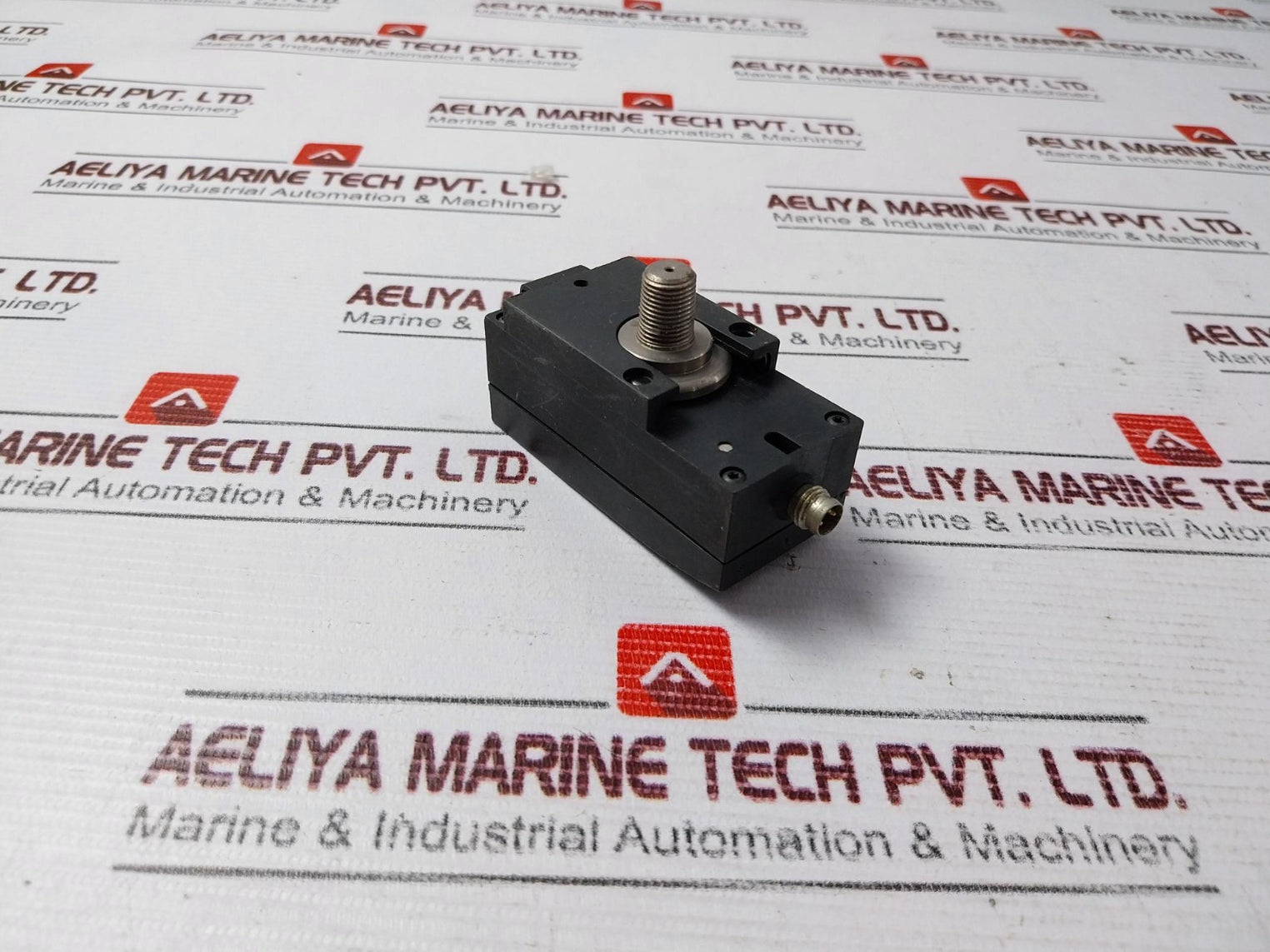 Festo Sde1-d10-g2-r18-c-p1-m8 Pressure Sensor Class 2