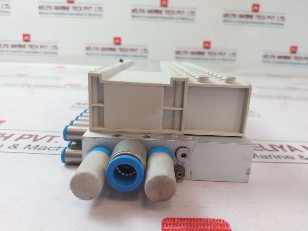 Festo Vuvg-b10-b52-zt-f-1T1L Solenoid Valve 573606 H158