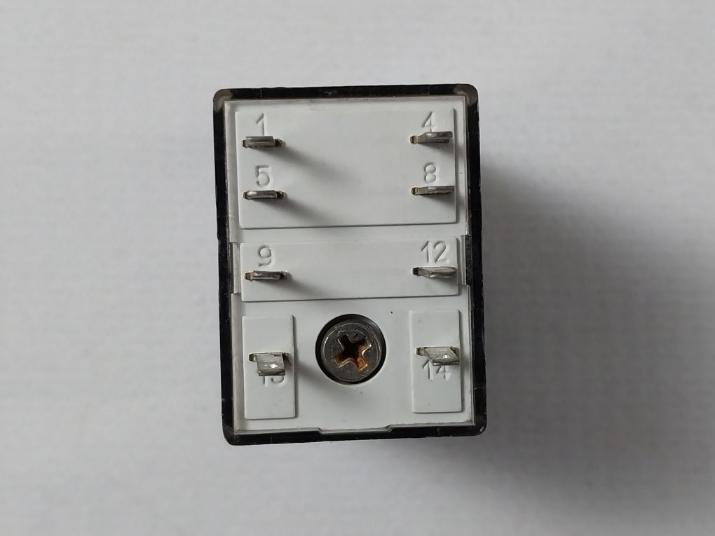 Finder 55.32.9.024.0040 Relay