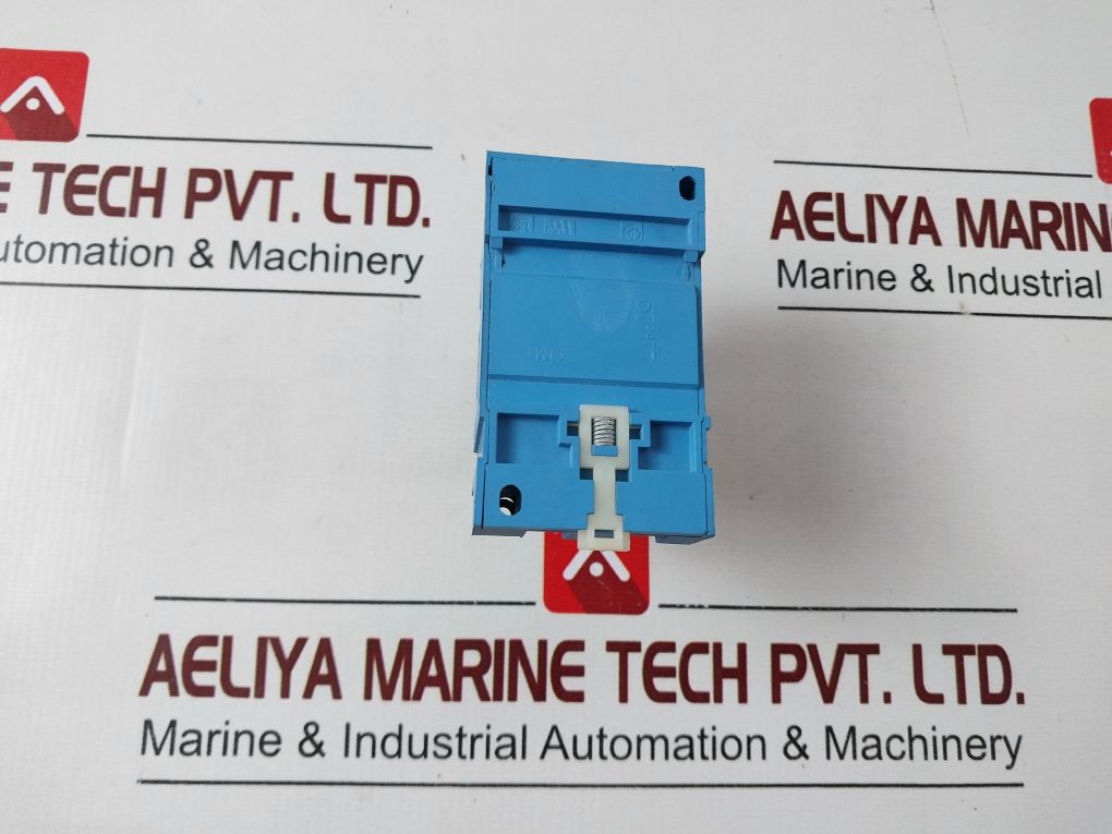 Finder 56.34.9.024.0040 Relay With Socket Base