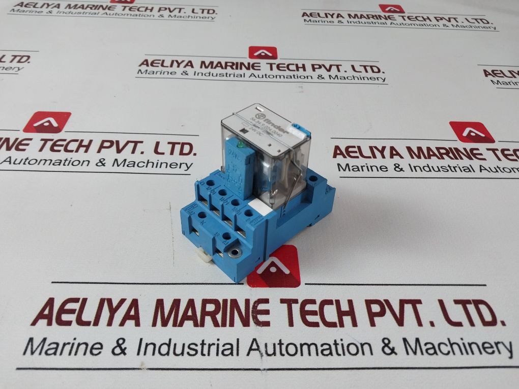 Finder 56.34.9.024.0040 Relay With Socket Base