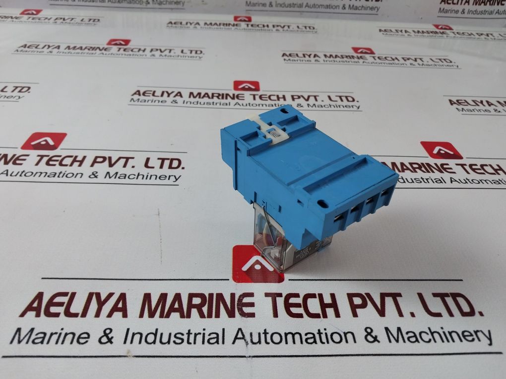 Finder 56.34.9.024.0040 Relay With Socket Base