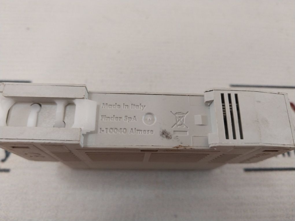 Finder 7T.81.0.000.2403 Thermostat 250V
