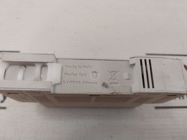 Finder 7T.81.0.000.2403 Thermostat 250V