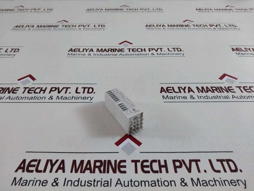 Finder 85.04.8.240.0000 Miniature Plug-in Timer