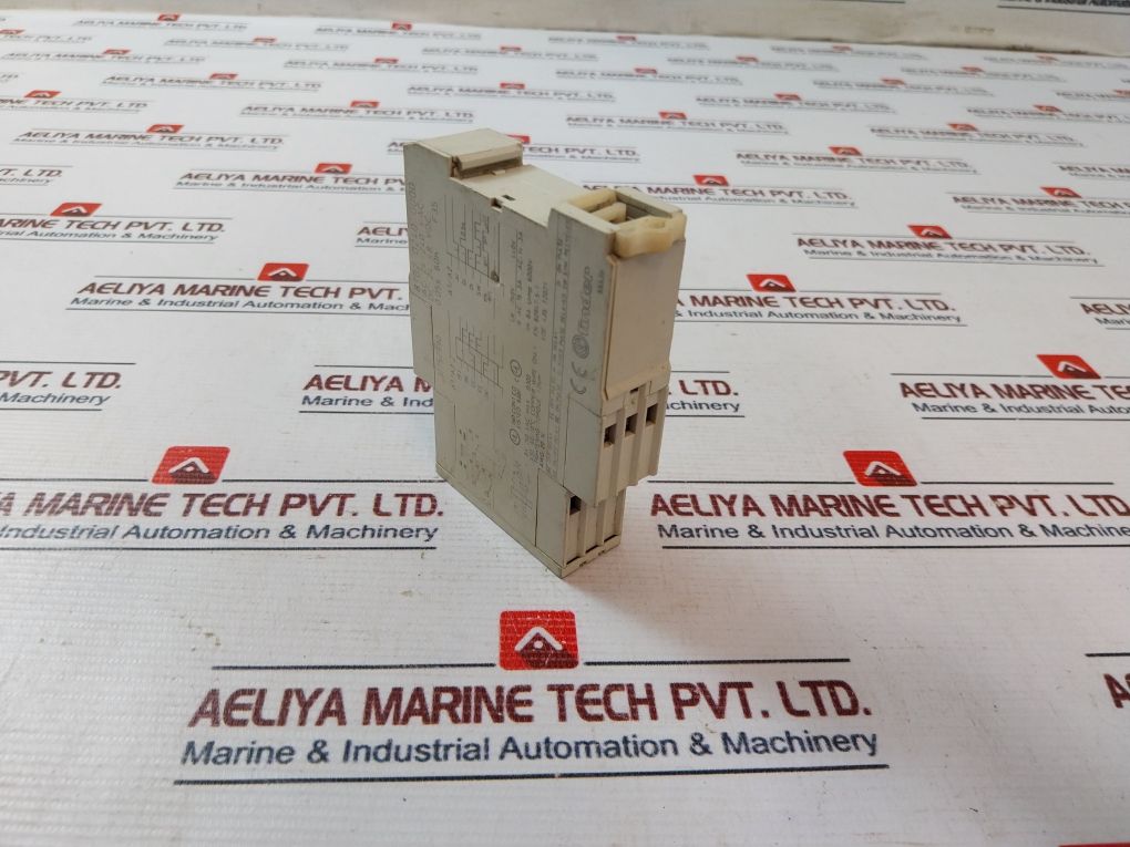 Finder 87.02 Multifunction Time Delay Relay 8702 0240 0000