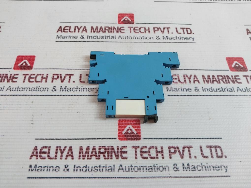 Finder 93.01.0.240 Relay Socket 60V