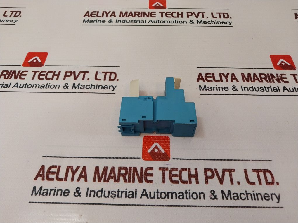 Finder 94.04 Relay Socket 10A