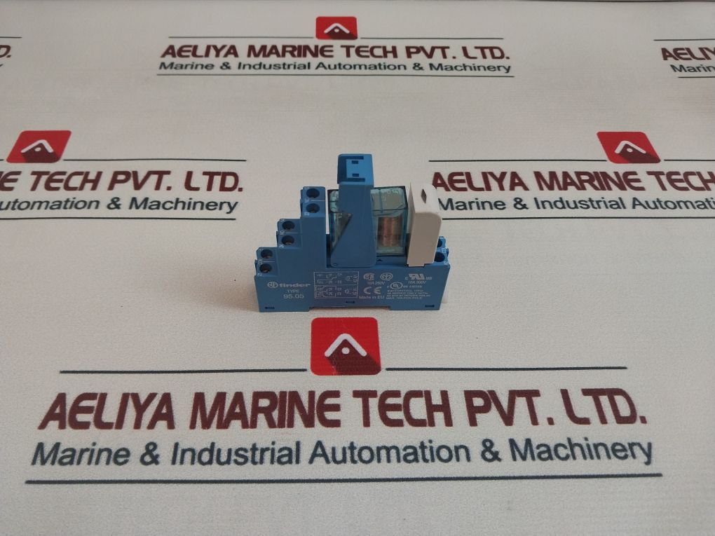 Finder 95.05 Power Relay With 40.52 Socket 24V Dc