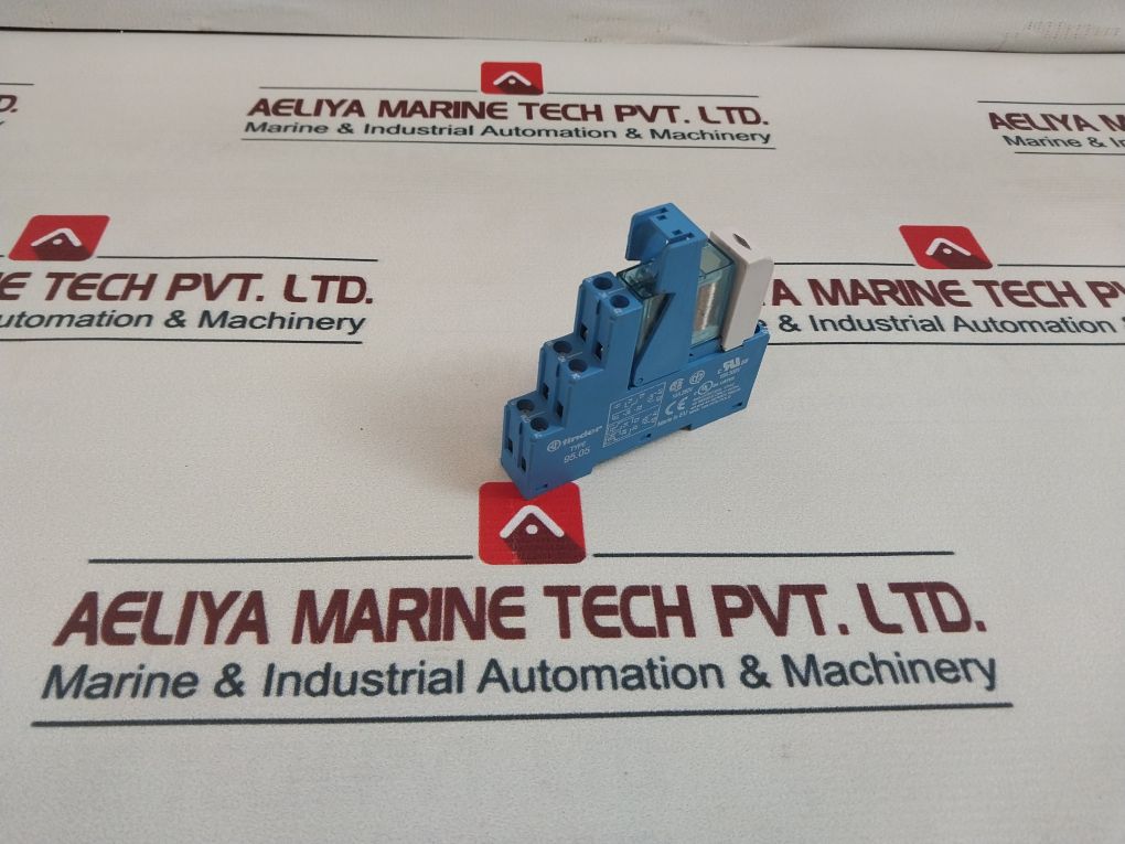 Finder 95.05 Power Relay With 40.52 Socket 24V Dc