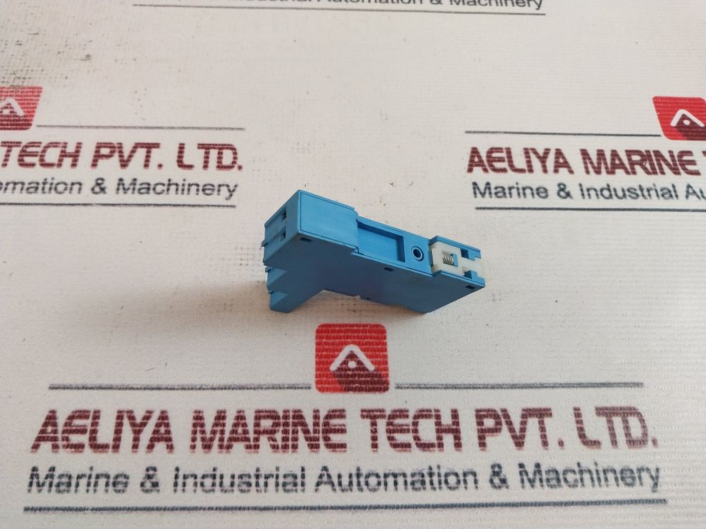 Finder 95.05 Relay Socket