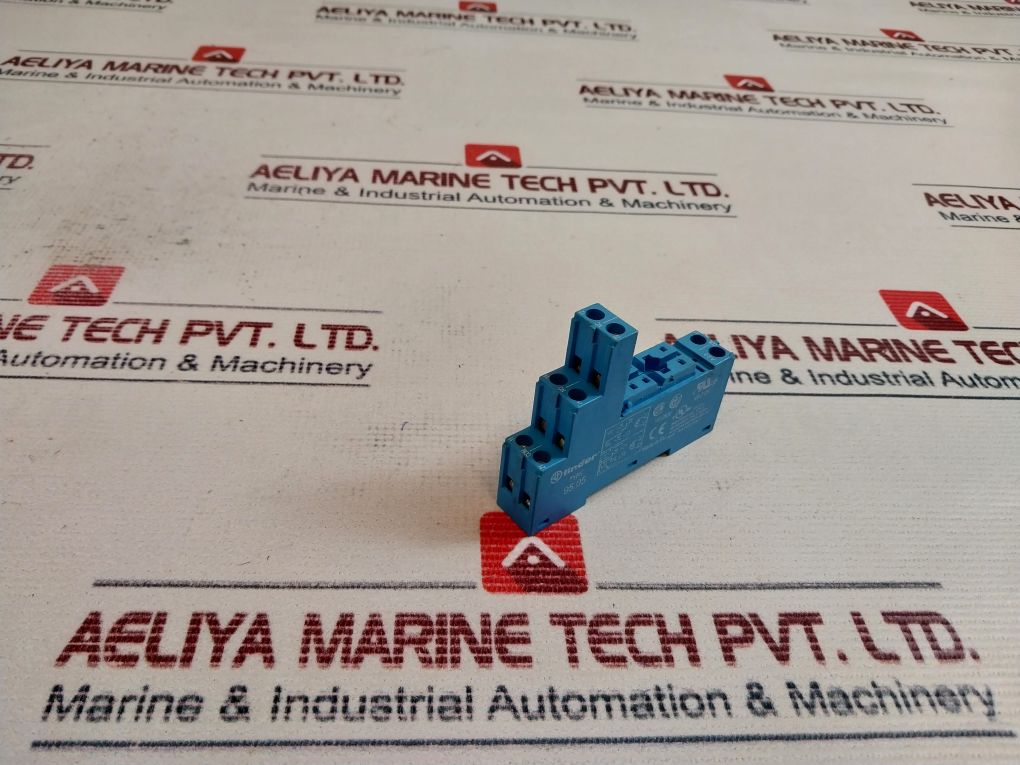 Finder 95.05 Relay Socket