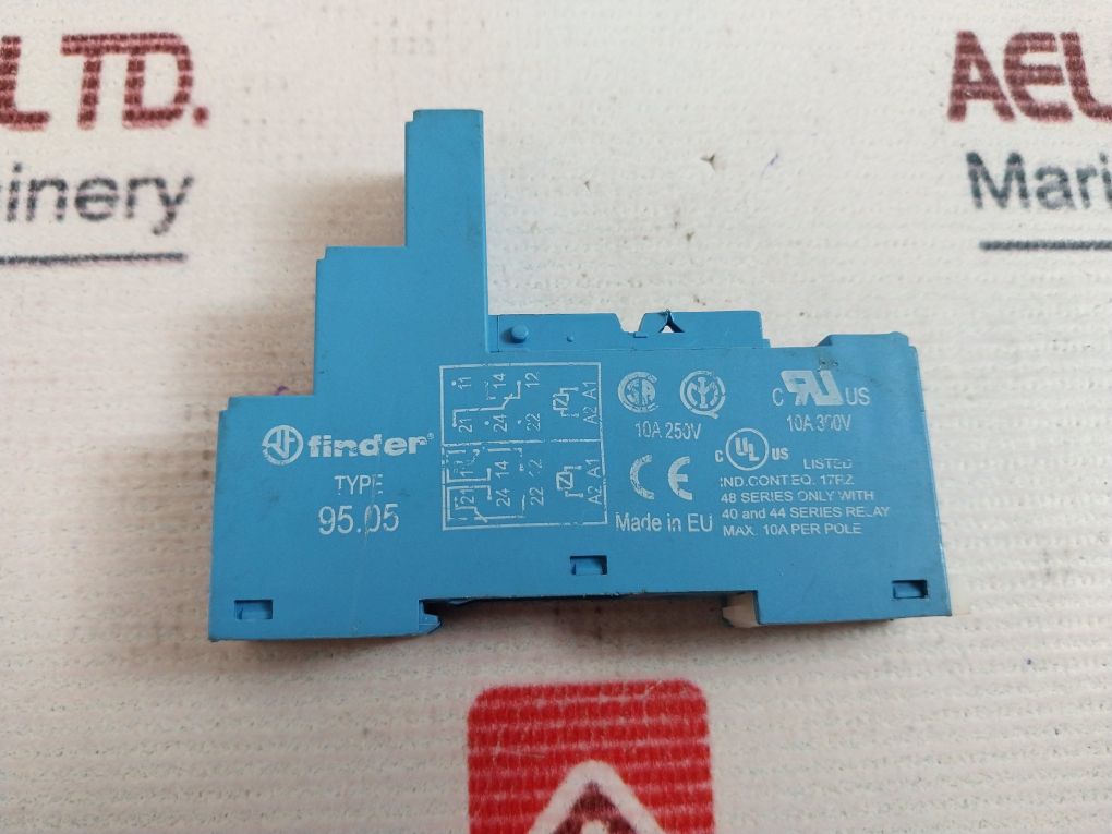 Finder 95.05 Relay Socket