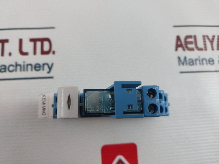 Finder 95.05 Relay With Socket 99.02.9.024.99