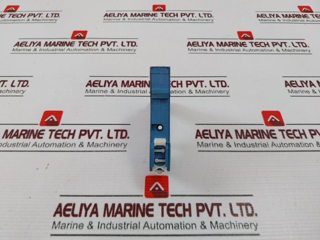 Finder 95.95.3 Relay Socket 300Vac